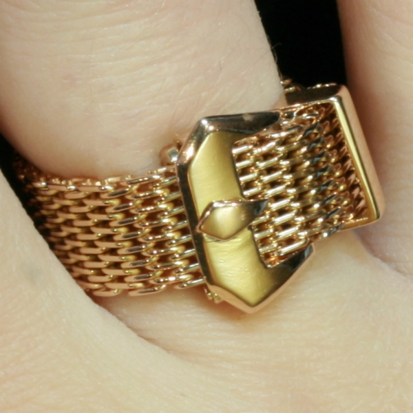 Estate adjustable gold ring, belt shape